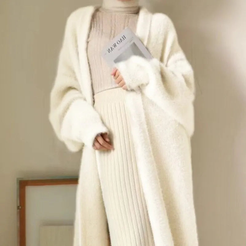 Langer Flauschiger Cardigan für Damen – Weicher Kaschmirmix in Neutralton